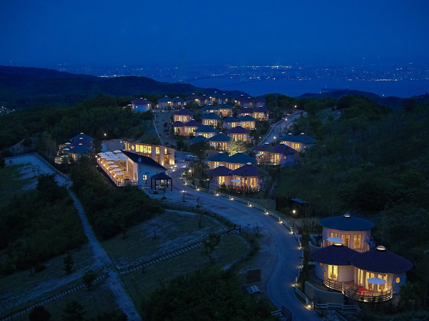 Hotel Grand Chariot Hokutoshichisei 135° à Awaji Extérieur photo