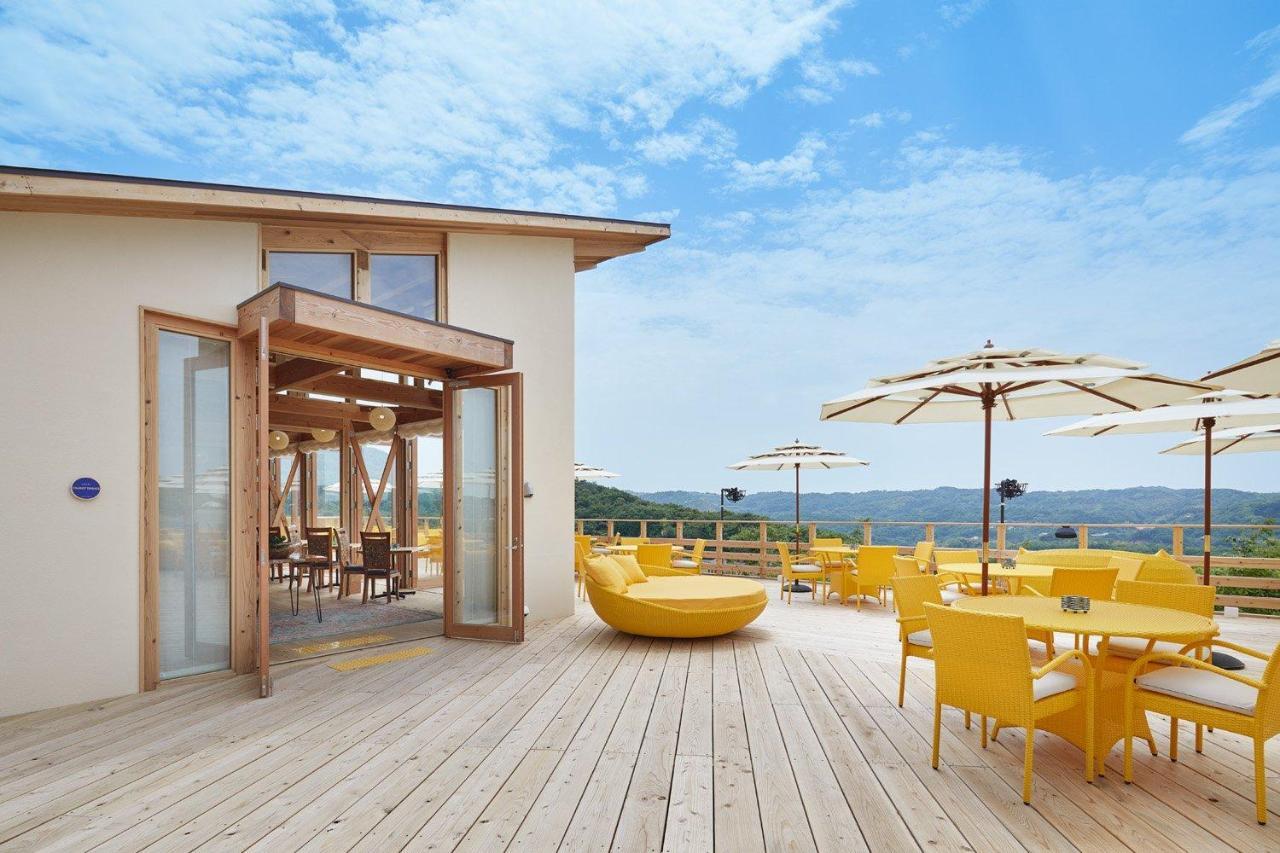 Hotel Grand Chariot Hokutoshichisei 135° à Awaji Extérieur photo
